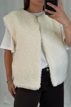 Aealicia Vest