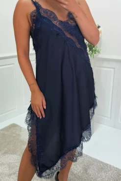 Aeleni dress