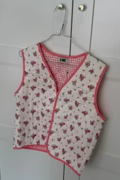 Aemarlene Vest