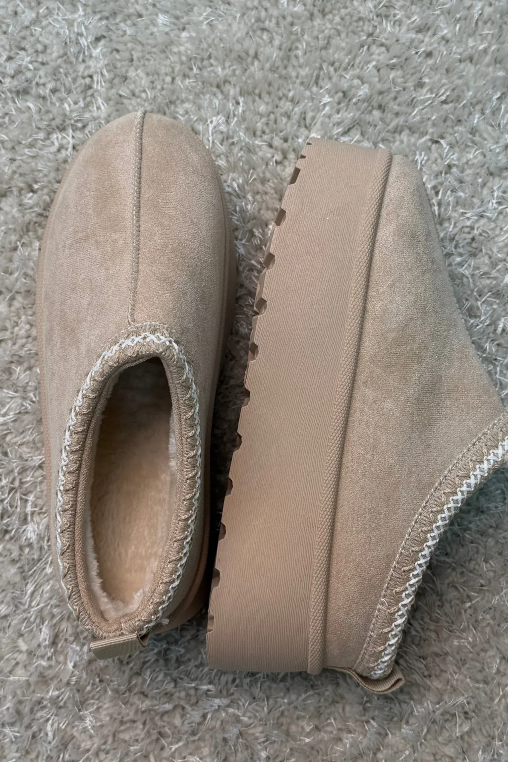 Blacacia Slipper