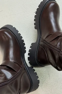 Blcosmos Boots