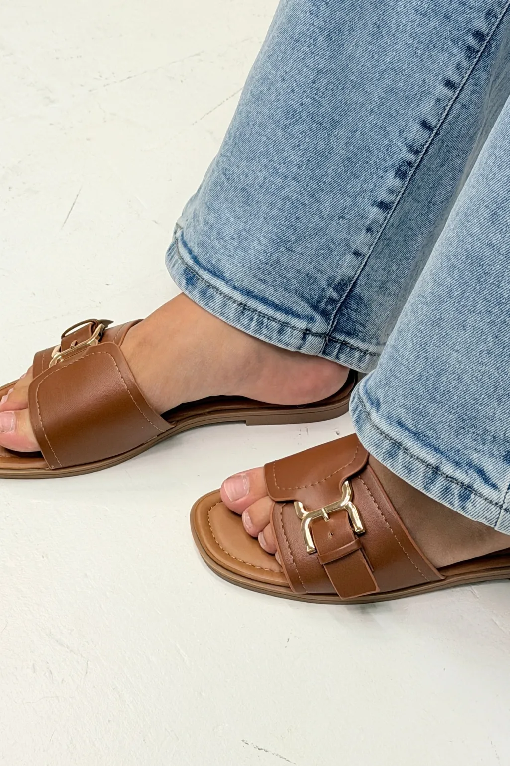 Bldaffodil Sandals