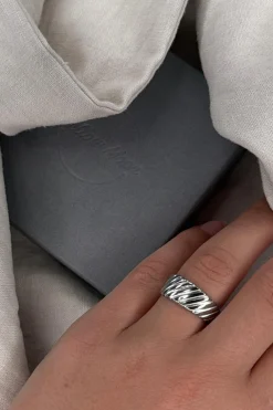 Mmlaura Ring